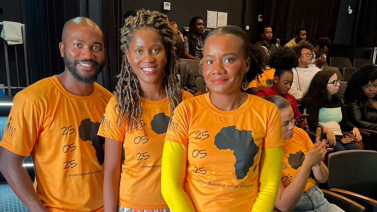 Pontagrossauros Podcast recebe grupo Temini para falar sobre cultura africana e experiências no Brasil